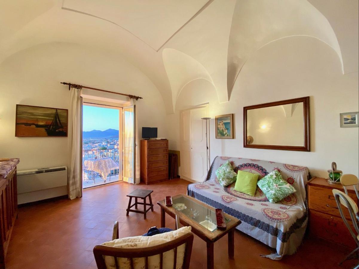 Holidaycasa Romano - Vacanza Nel Cuore Di Sperlonga Bagian luar foto