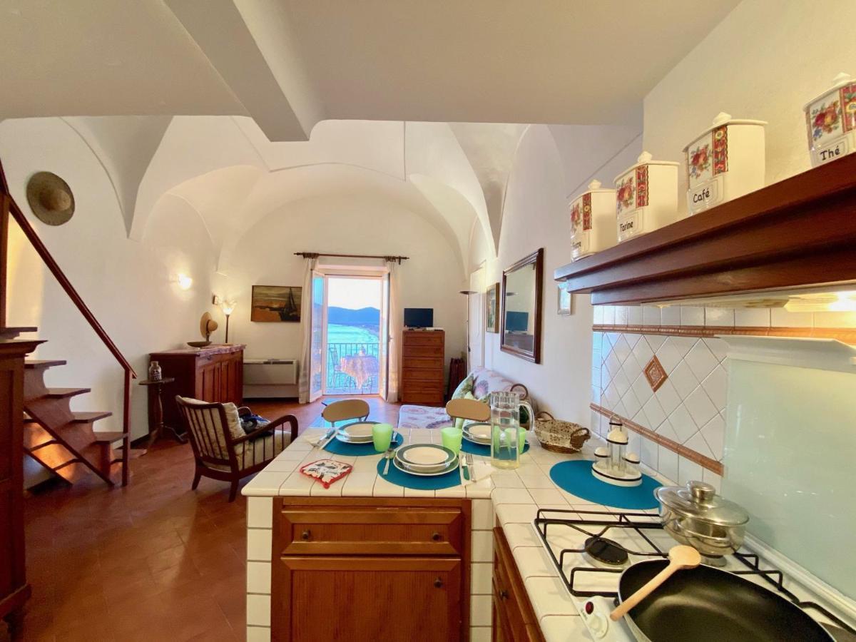 Holidaycasa Romano - Vacanza Nel Cuore Di Sperlonga Bagian luar foto