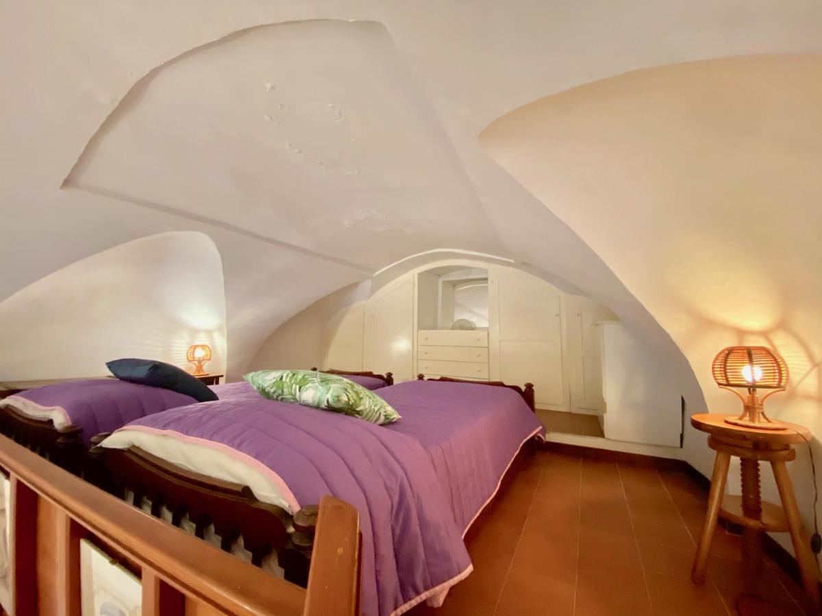 Holidaycasa Romano - Vacanza Nel Cuore Di Sperlonga Bagian luar foto