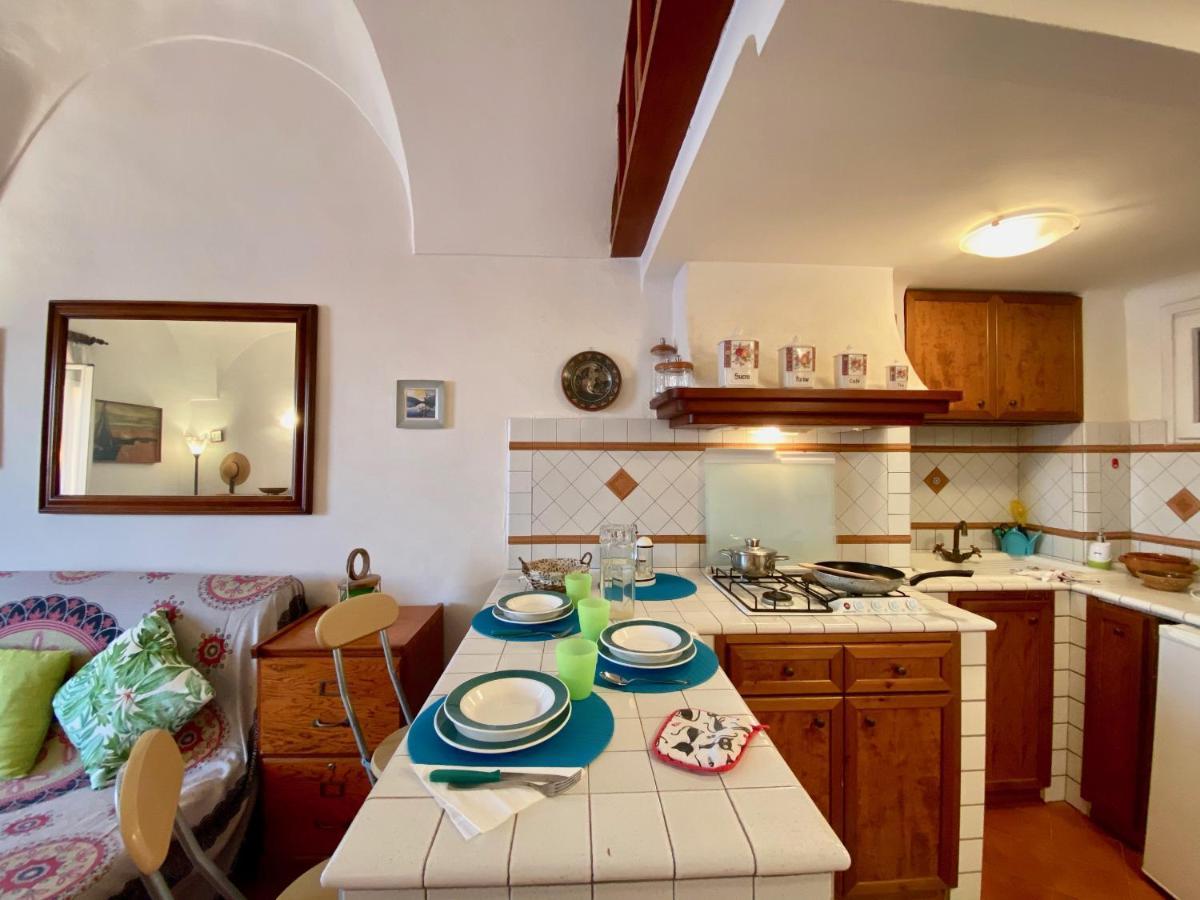 Holidaycasa Romano - Vacanza Nel Cuore Di Sperlonga Bagian luar foto