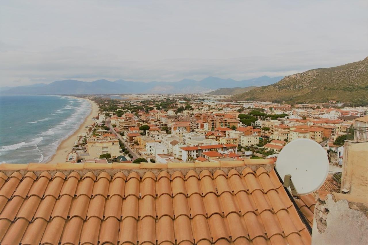 Holidaycasa Romano - Vacanza Nel Cuore Di Sperlonga Bagian luar foto