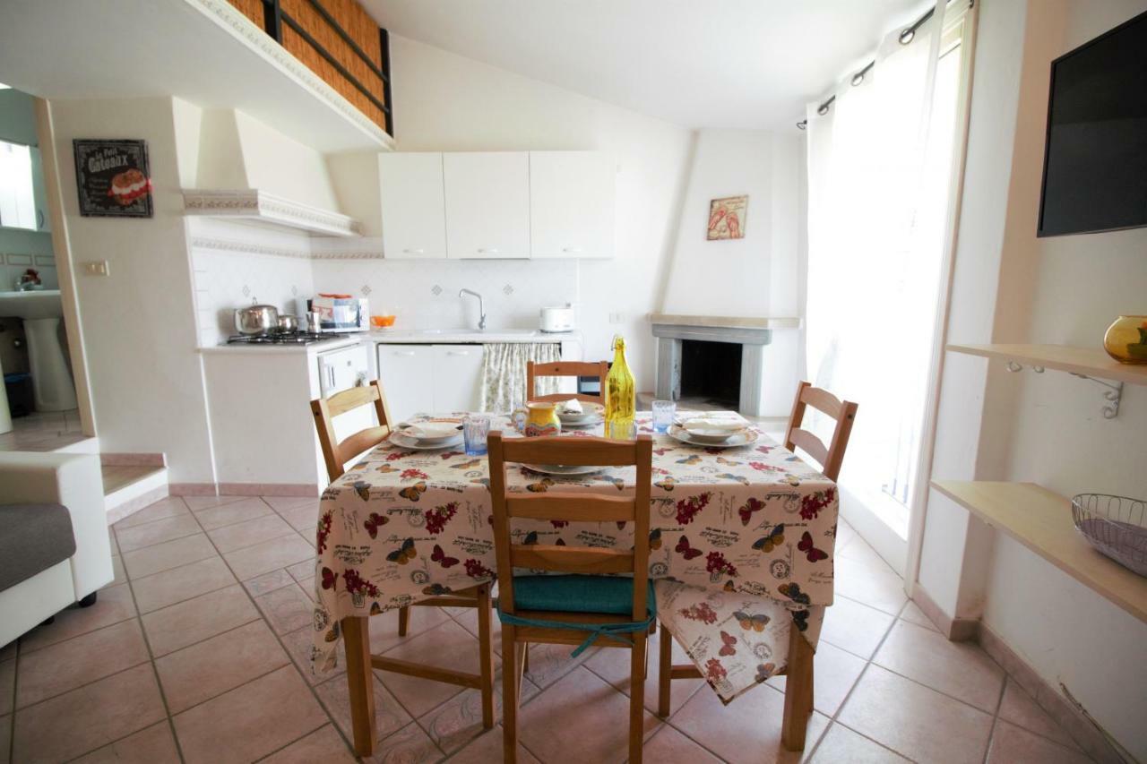 Holidaycasa Romano - Vacanza Nel Cuore Di Sperlonga Bagian luar foto