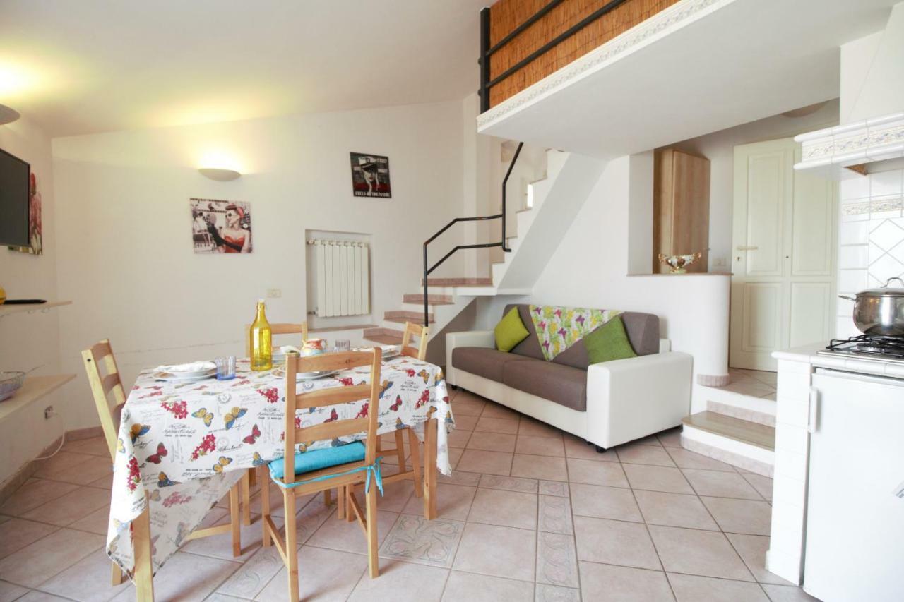 Holidaycasa Romano - Vacanza Nel Cuore Di Sperlonga Bagian luar foto