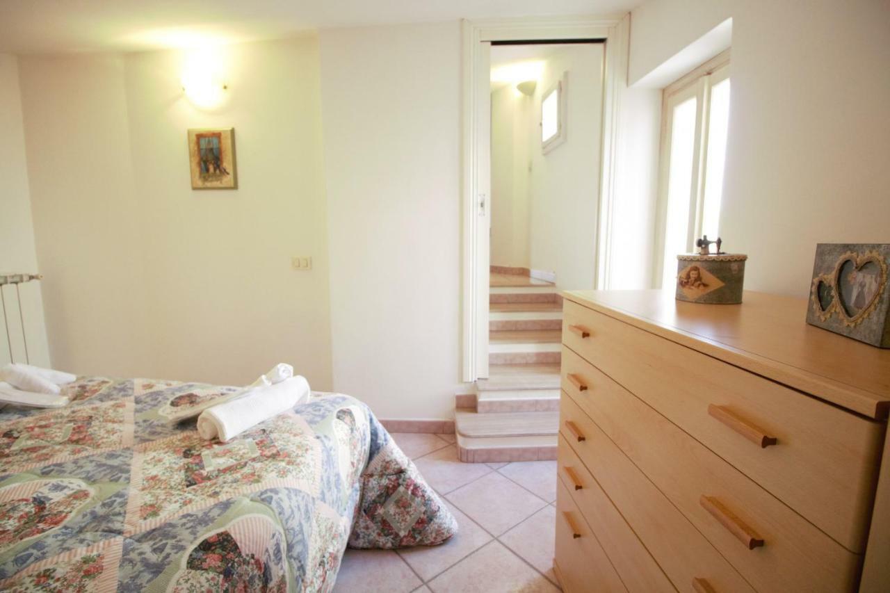 Holidaycasa Romano - Vacanza Nel Cuore Di Sperlonga Bagian luar foto