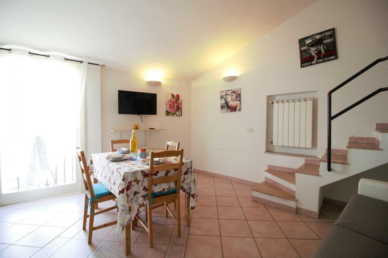 Holidaycasa Romano - Vacanza Nel Cuore Di Sperlonga Bagian luar foto