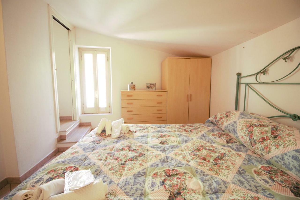 Holidaycasa Romano - Vacanza Nel Cuore Di Sperlonga Bagian luar foto